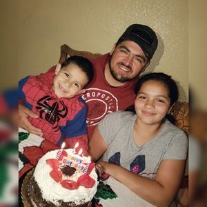 Meet your Posher, Carlos